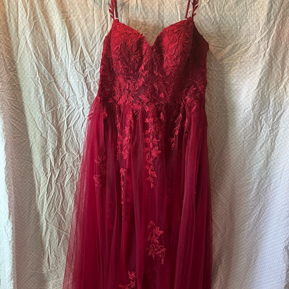Red Floral Appliqué Prom Dress - Picture 2 of 4